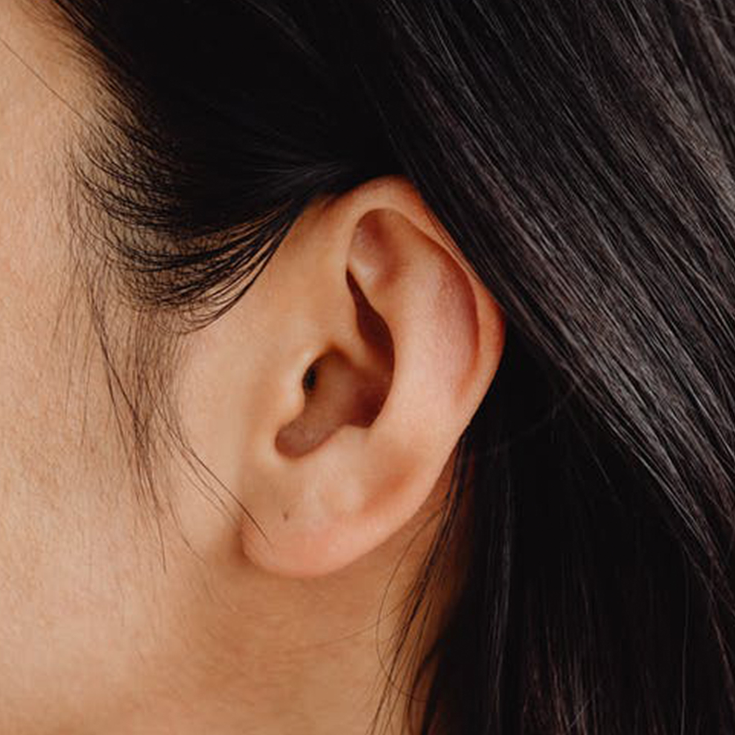 Tips para cuidar tu salud auditiva en otoño