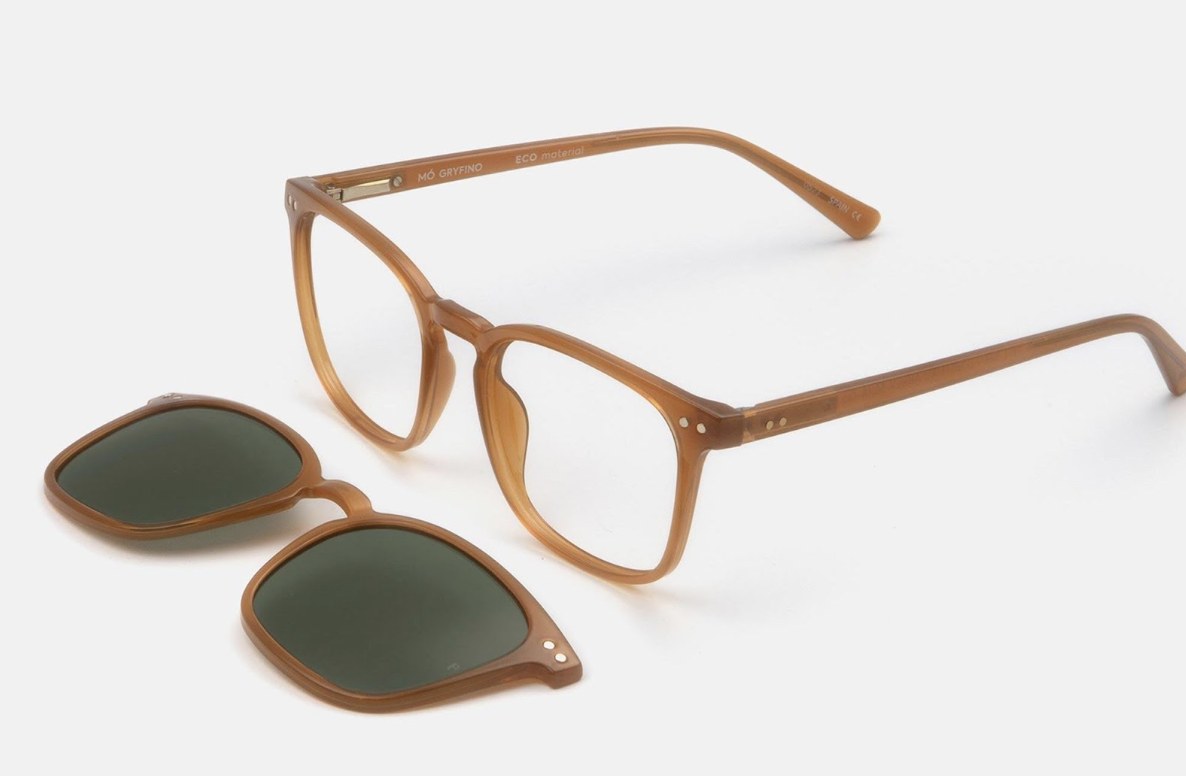 ¿Cómo se llaman las gafas que se ponen encima de otras? 